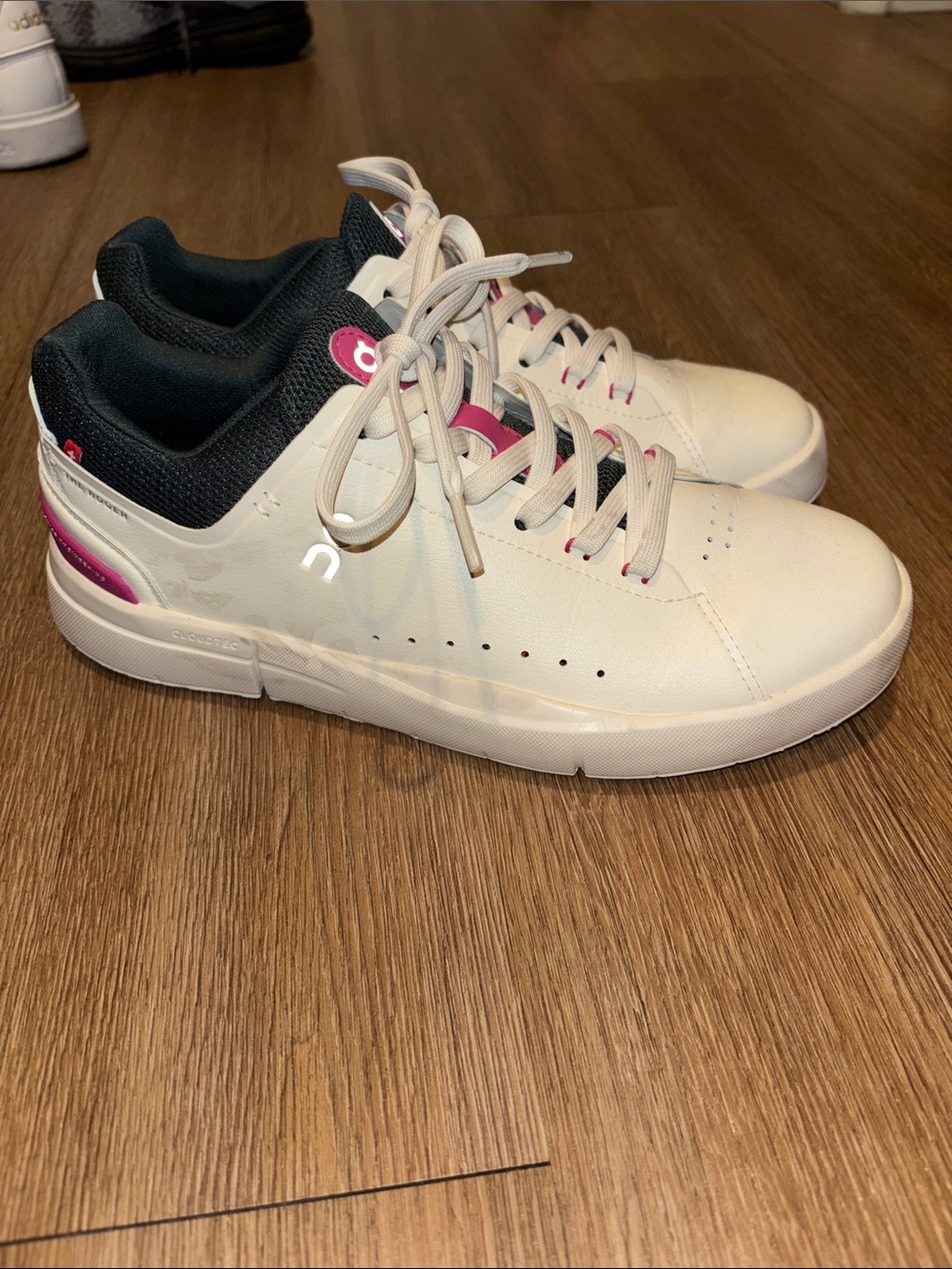 OnCloud Roger Sneakers